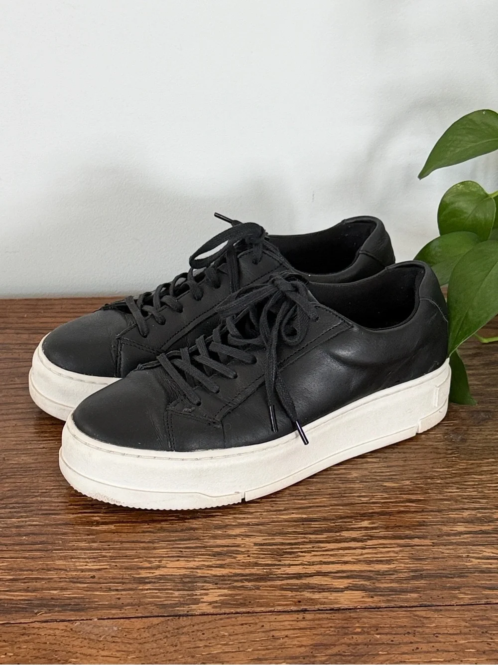Vagabond Black Leather Platform Sneakers with White Cream Sole Size 9 US